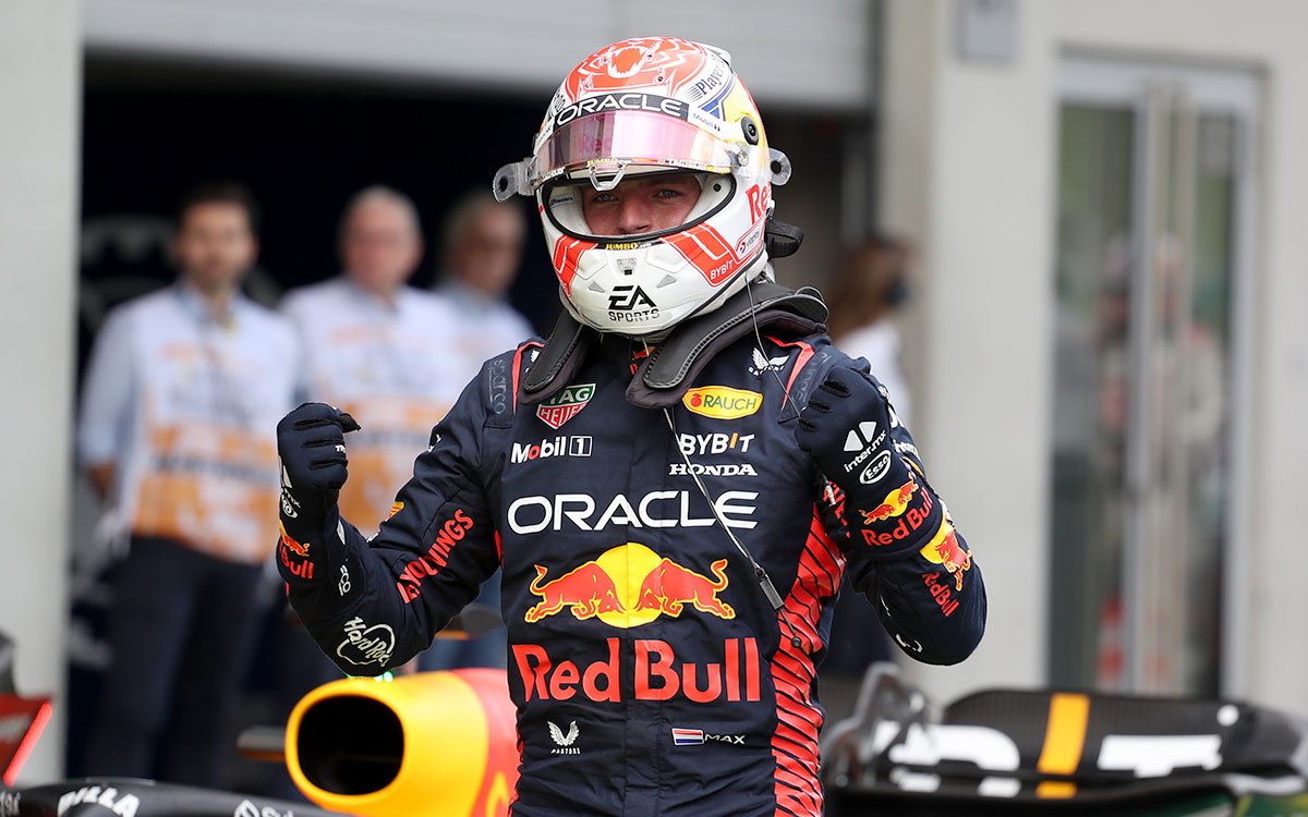 2023年F1奥地利大奖赛排位赛，维斯塔潘获得杆位后振臂庆祝