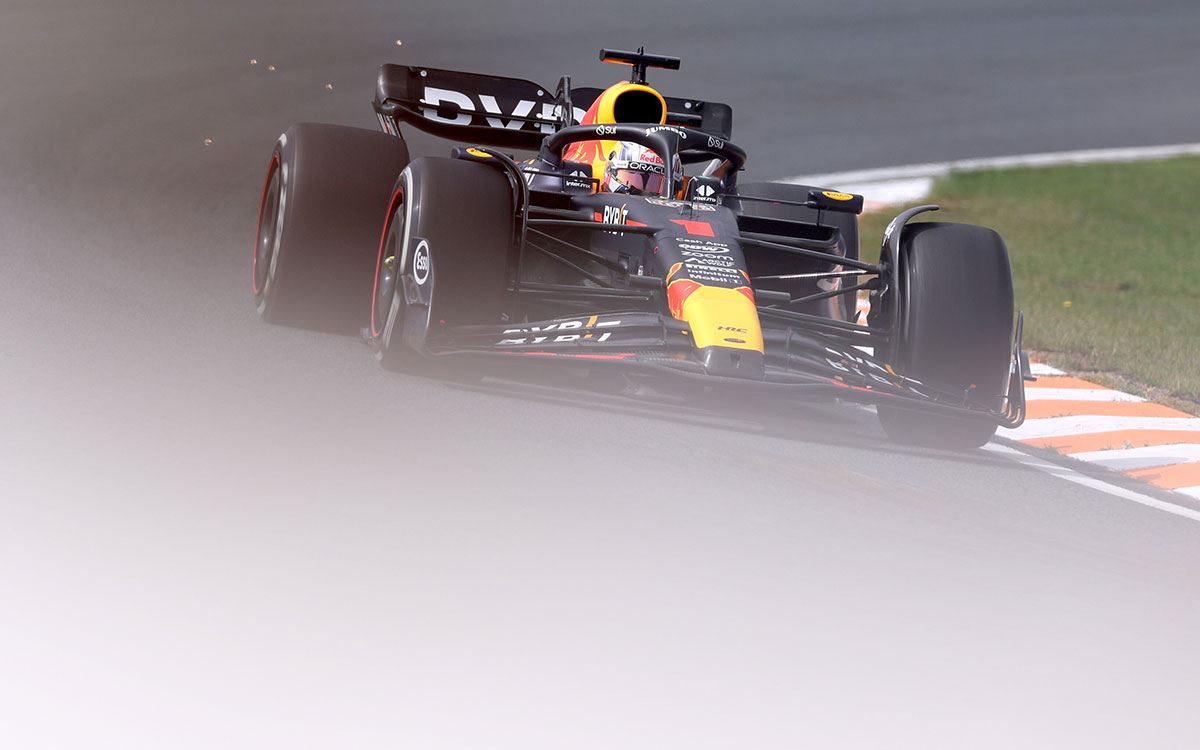 2023年F1荷兰大奖赛一练，维斯塔潘驾驶红牛RB19赛车在赞德福特赛道做出全场最快圈