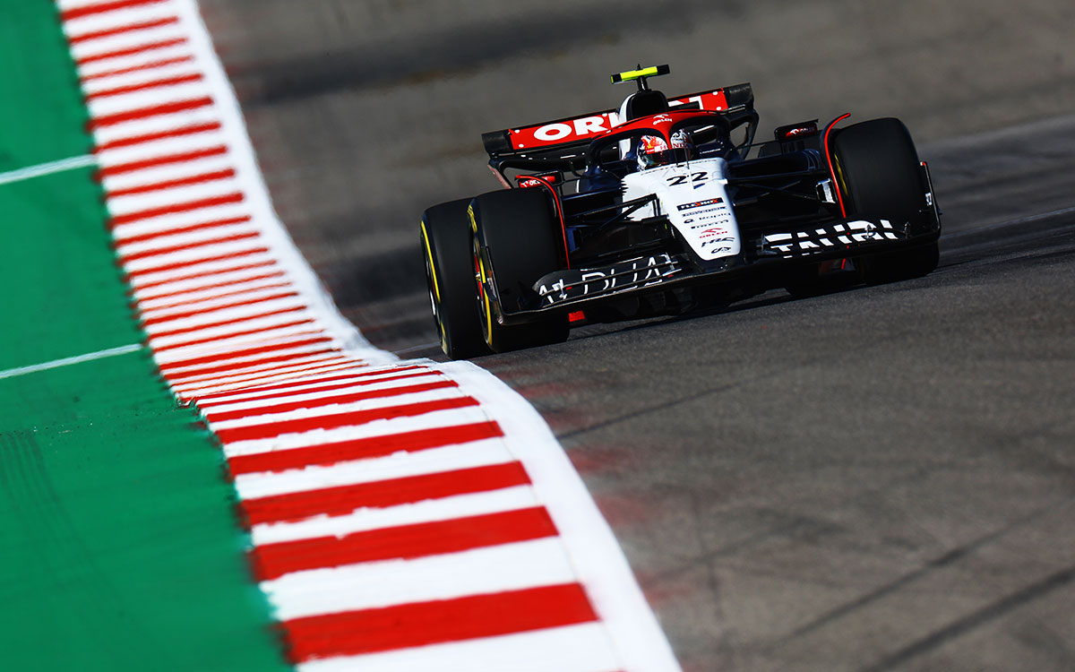 2023年F1美国大奖赛一练，角田裕毅驾驶红牛二队AT04赛车行驶在COTA赛道