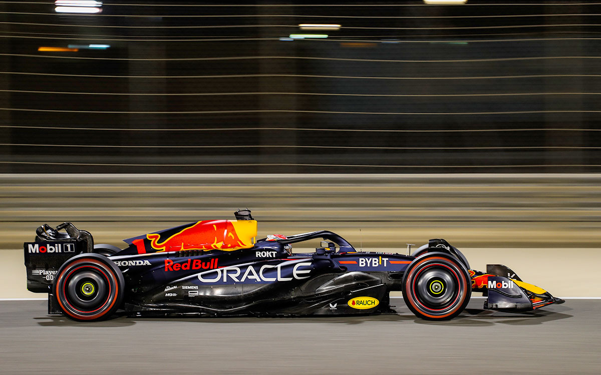 2023年F1巴林大奖赛排位赛,维斯塔潘驾驶红牛RB19进行计时圈