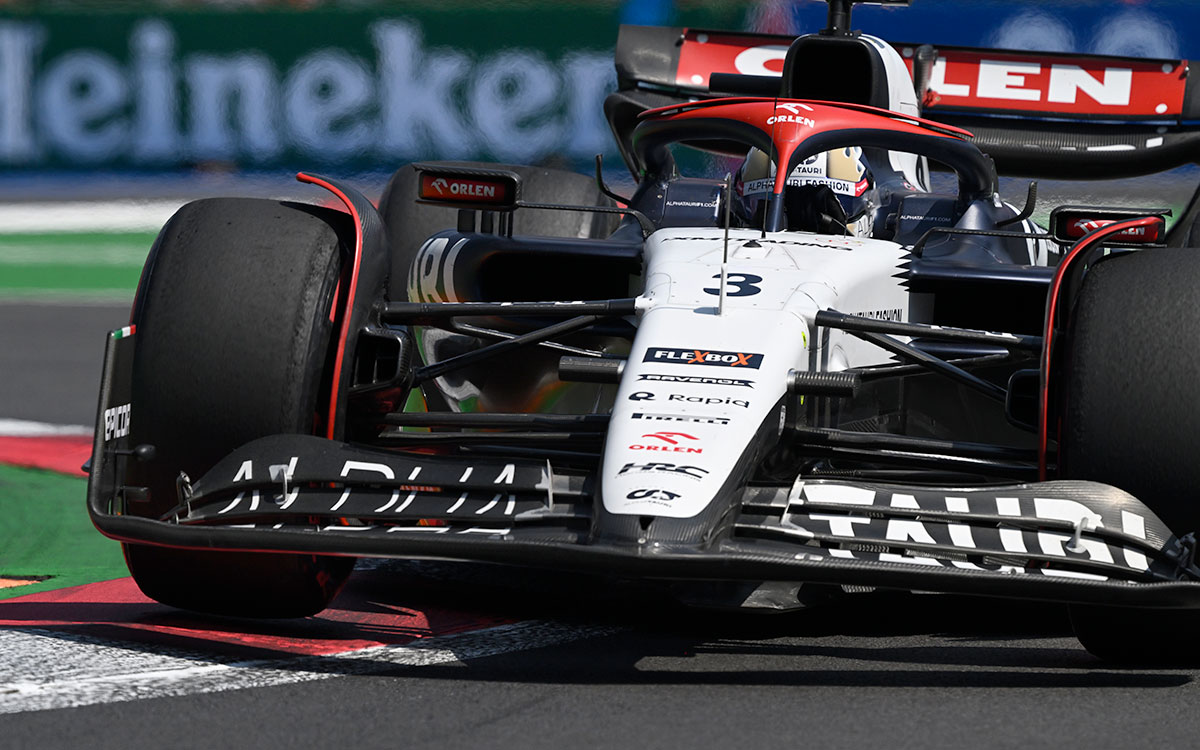 2023年F1墨西哥大奖赛排位赛，里卡多驾驶红牛二队AT04压过罗德里格斯兄弟赛道路肩