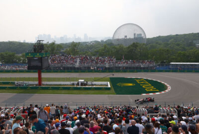2023年F1加拿大大奖赛二练，博塔斯驾驶阿尔法·罗密欧C43通过吉尔·维伦纽夫赛道10号弯