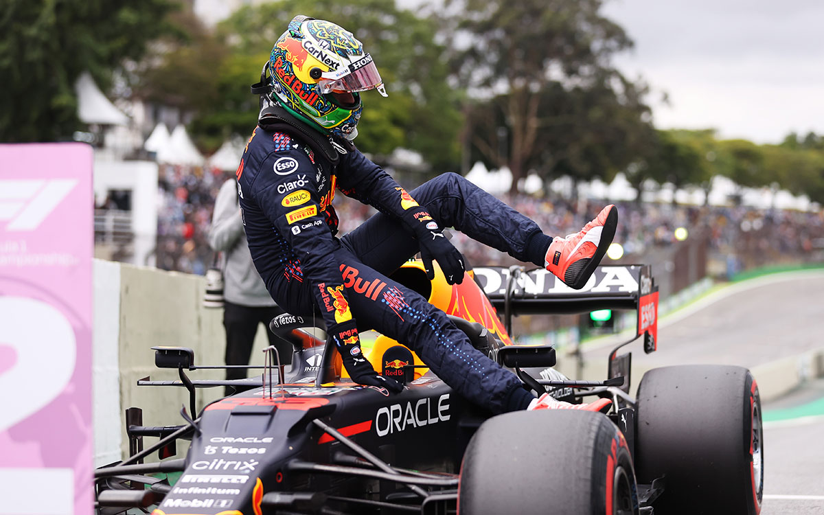 2021年F1圣保罗大奖赛排位赛，赛后跳下红牛RB16B的维斯塔潘