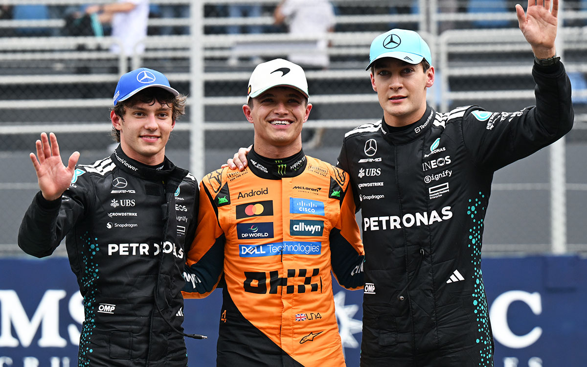 2025年F1圣保罗大奖赛冲刺赛颁奖，冠军诺里斯、亚军安东内利、季军拉塞尔