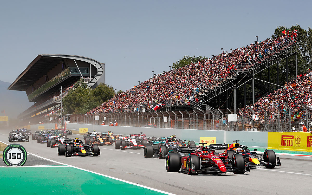 2022年F1西班牙大奖赛正赛发车后的大直道