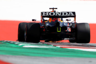 2021年F1施蒂利亚大奖赛排位赛，维斯塔潘驾驶的红牛RB16B车尾