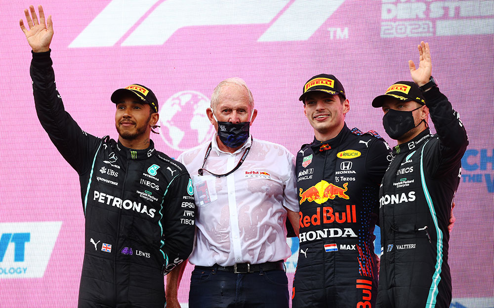 2021年F1施蒂利亚大奖赛正赛，登上领奖台的维斯塔潘与赫尔穆特·马尔科、汉密尔顿与博塔斯