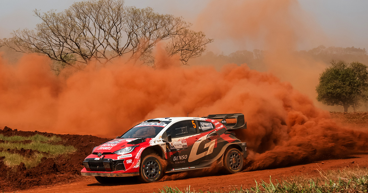 丰田GR Yaris Rally1赛车巴拉圭拉力赛红土赛段