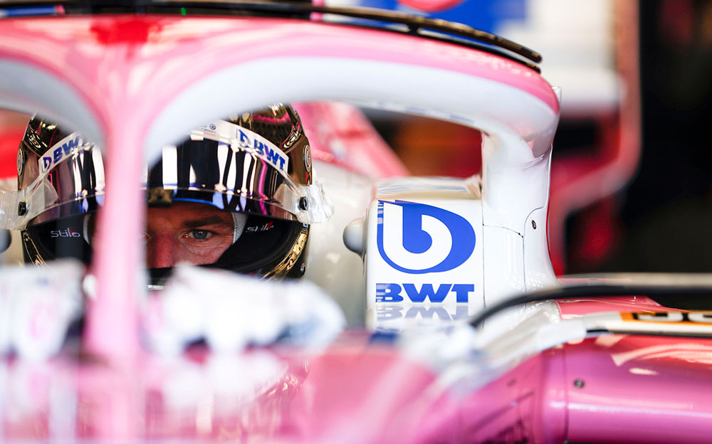 2020年F1英国大奖赛一练,坐在赛点RP20驾驶舱中的尼科·霍肯伯格