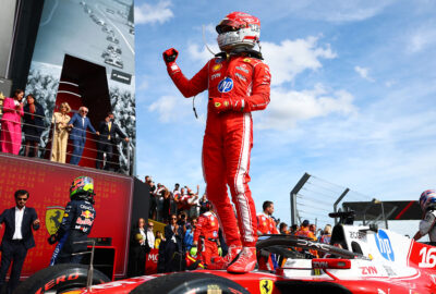 2026年F1英国大奖赛正赛，勒克莱尔站上赛车庆祝胜利