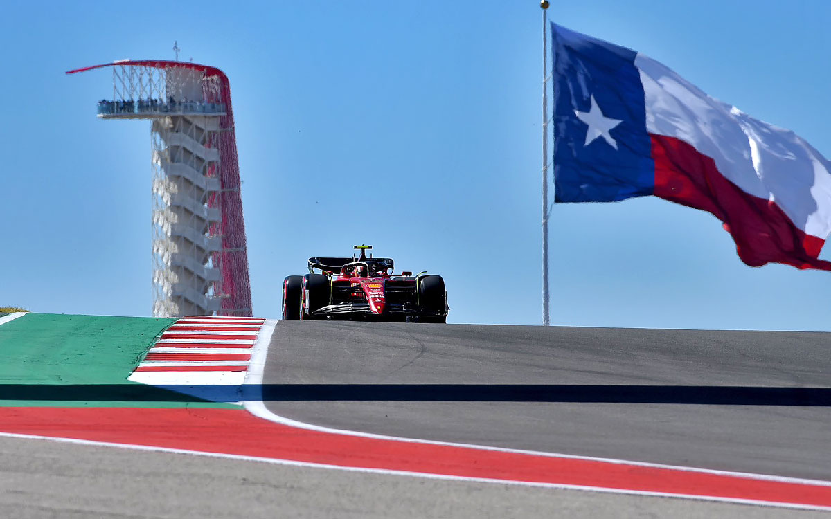 2022年F1美国大奖赛一练，塞恩斯驾驶法拉利在COTA赛道行驶