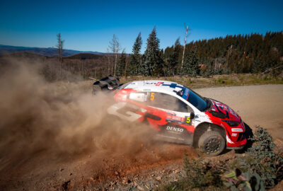 智利站周六，帕亚里驾驶丰田GR Yaris Rally1赛车在砾石赛道作战
