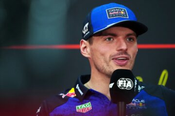 维斯塔潘在2026年于马来西亚举行的F1巴林大奖赛周四发布会上