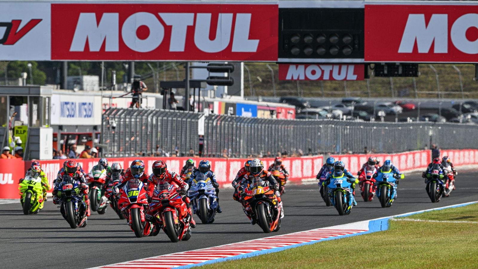 2025年MotoGP日本大奖赛冲刺赛的发车画面资料图