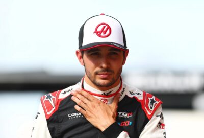 埃斯特班·奥康在F1维修区的资料图