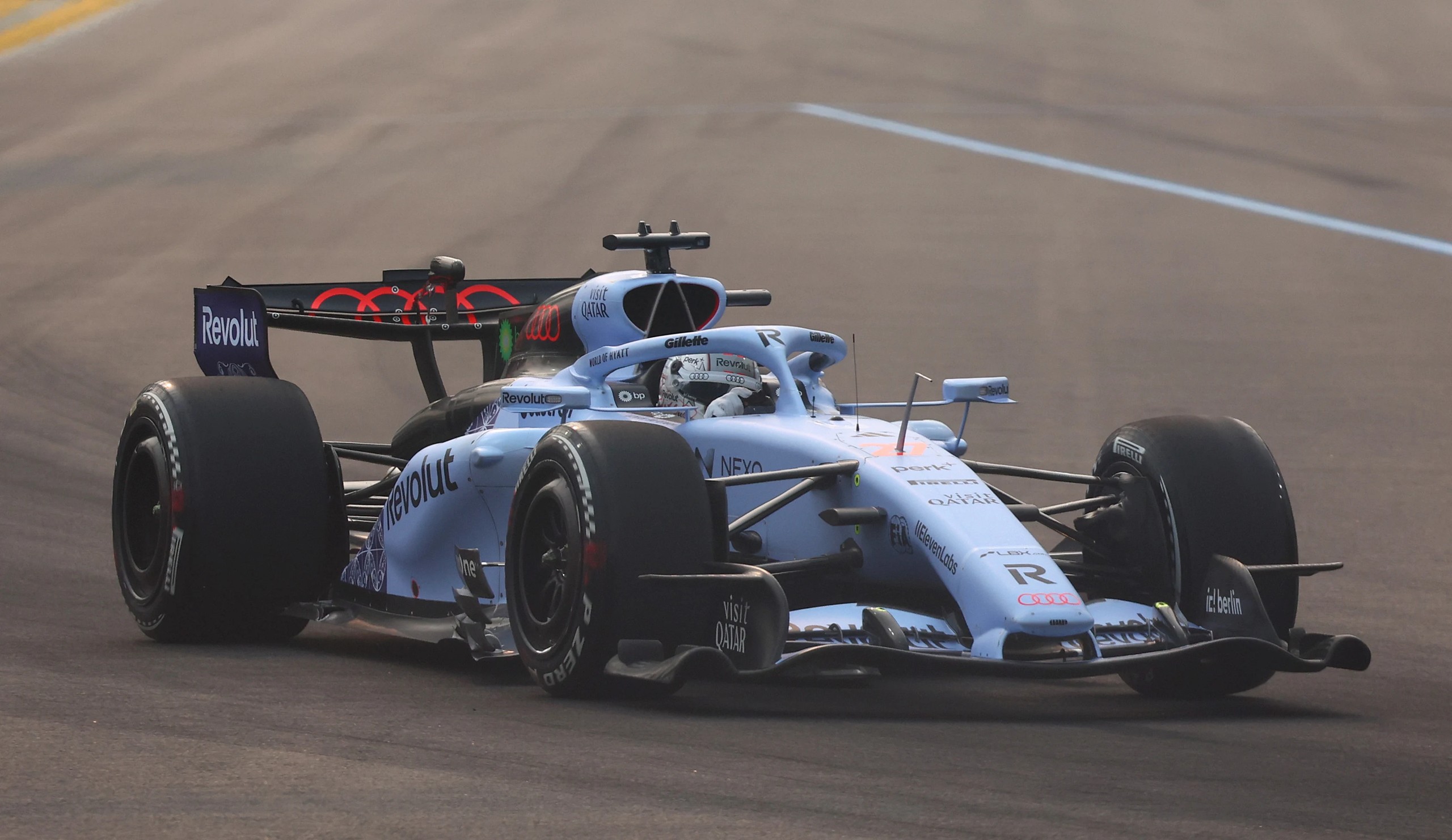 2026年10月9日F1新加坡大奖赛练习，尼科·霍肯伯格驾驶27号奥迪赛车。