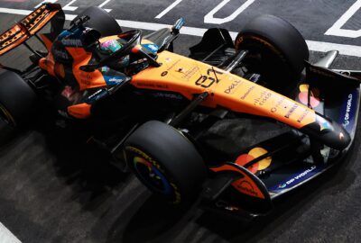 2026年10月9日F1新加坡冲刺排位，皮亚斯特里驾驶81号迈凯伦赛车。