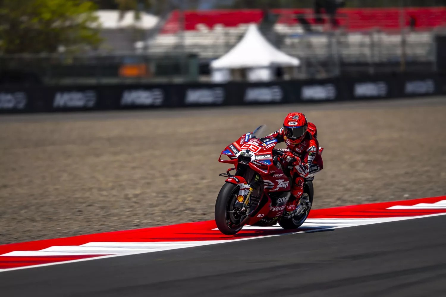2026年10月9日MotoGP印尼站周五练习，马克·马奎斯驾驶93号杜卡迪赛车。