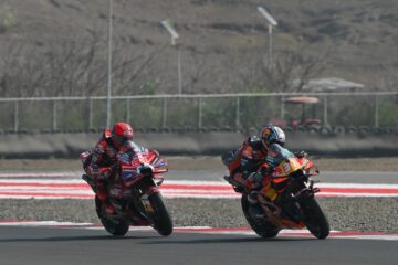 2026年MotoGP印尼大奖赛正赛，37号阿科斯塔与93号马克·马奎斯在曼达利卡赛道争夺。