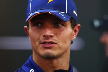 2026年F1新加坡大奖赛期间，诺里斯接受媒体采访。