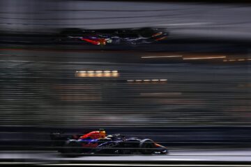 2026年10月11日新加坡大奖赛，哈贾尔驾驶6号红牛赛车行驶。