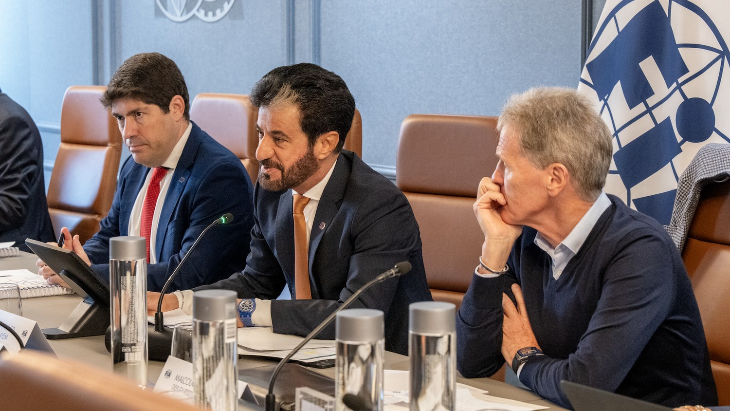 FIA在2026年10月19日世界汽车运动理事会公告配发的会议实拍。