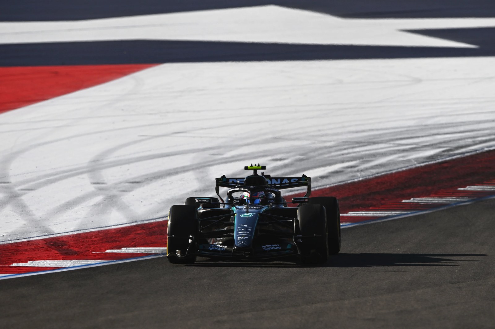2026年10月23日F1美国站周五，安东内利驾驶12号梅赛德斯赛车。