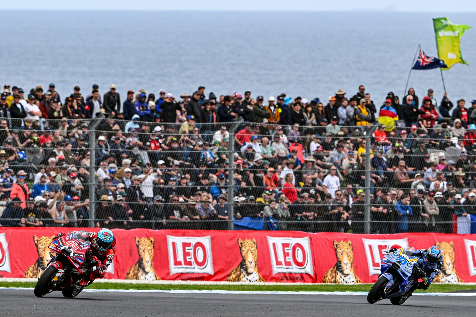 2026年MotoGP澳大利亚站周末资料图，菲利普岛赛道看台与观众