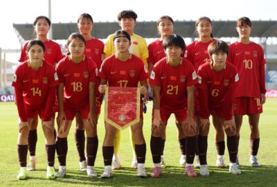 試合前の中国U17女子代表の集合写真。中国サッカー協会公式写真