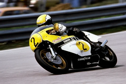 肯尼·罗伯茨与1978年的黄黑涂装雅马哈YZR500