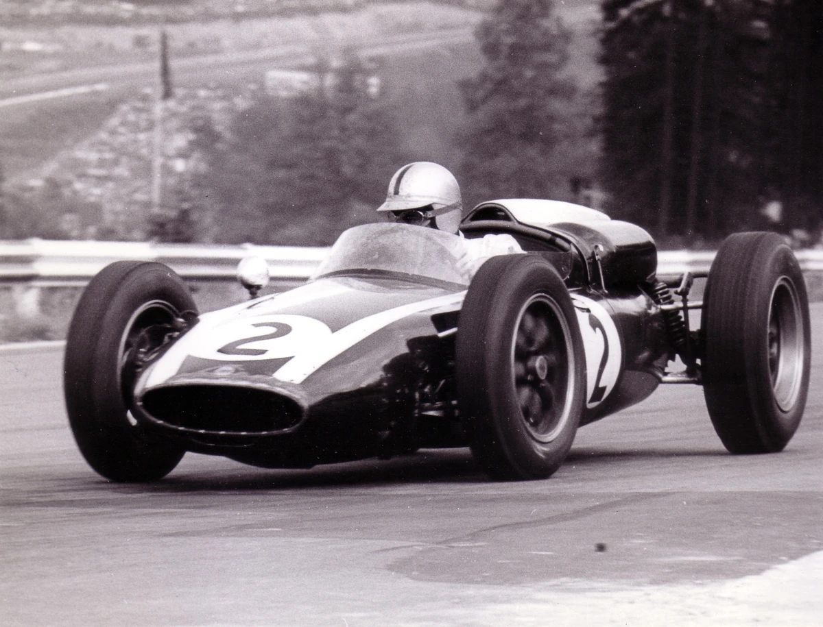 1960年、2号車のクーパーT53を駆るジャック・ブラバム
