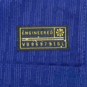 Nike 2024-25巴黎圣日耳曼欧冠球员版球衣 FN8774-411 — 商品实拍4